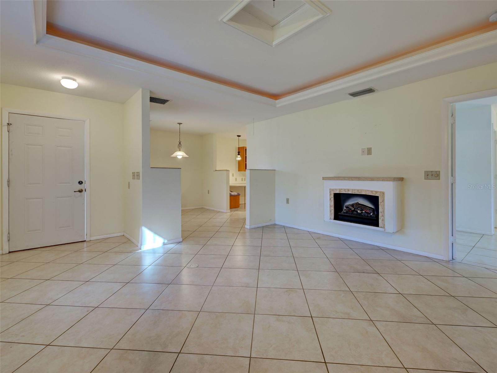 SOUTH VENICE - Residential