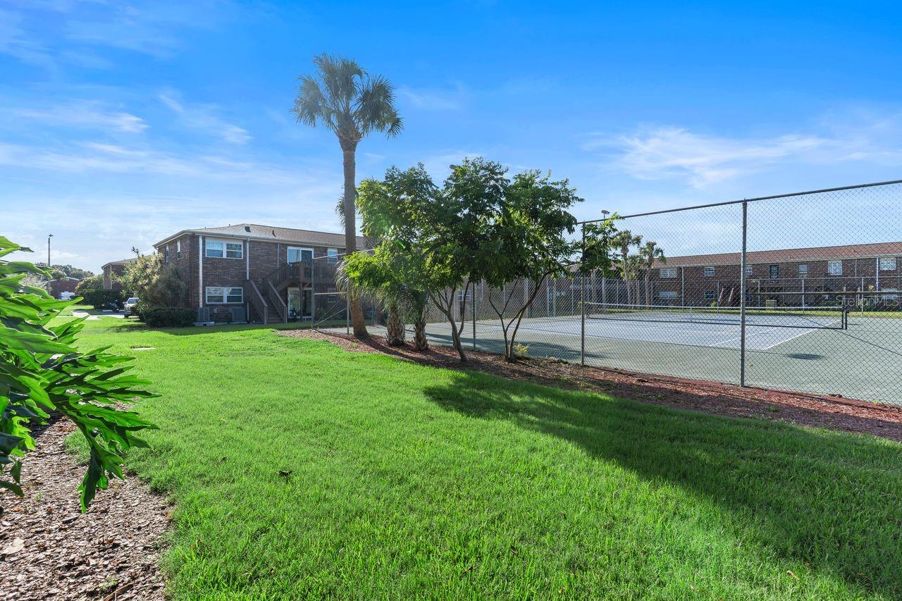 LAKE BENTLEY SHORES CONDO PH 01 - Residential