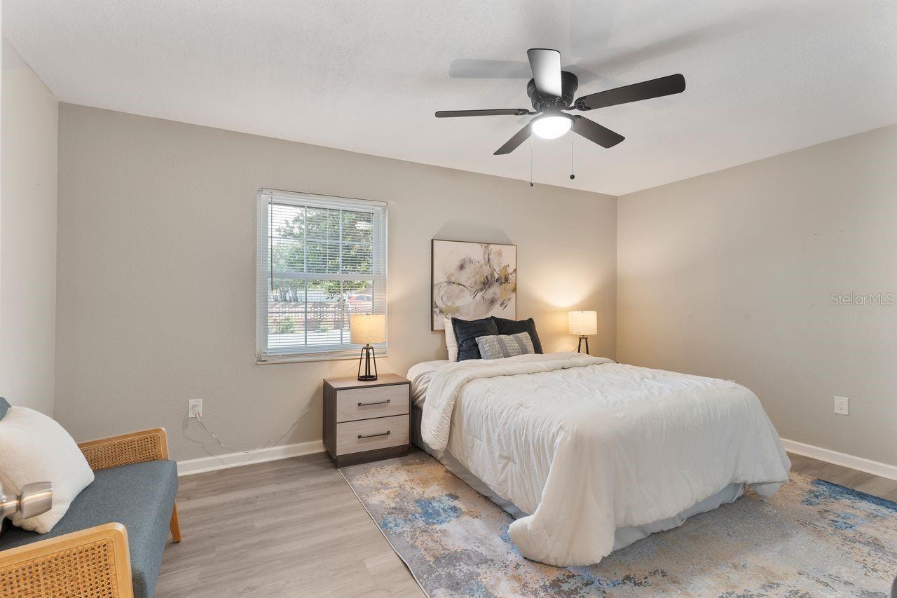 LAKE BENTLEY SHORES CONDO PH 01 - Residential