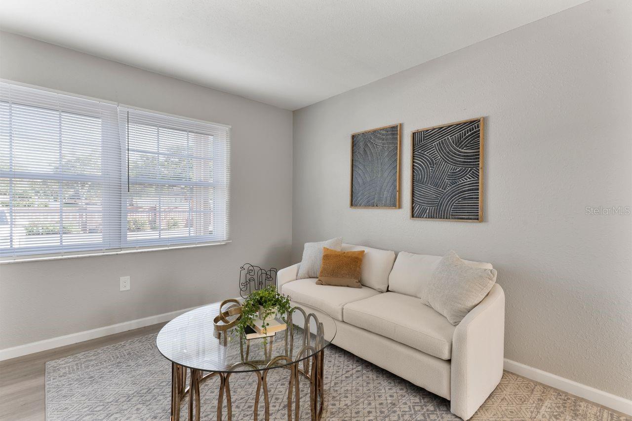 LAKE BENTLEY SHORES CONDO PH 01 - Residential