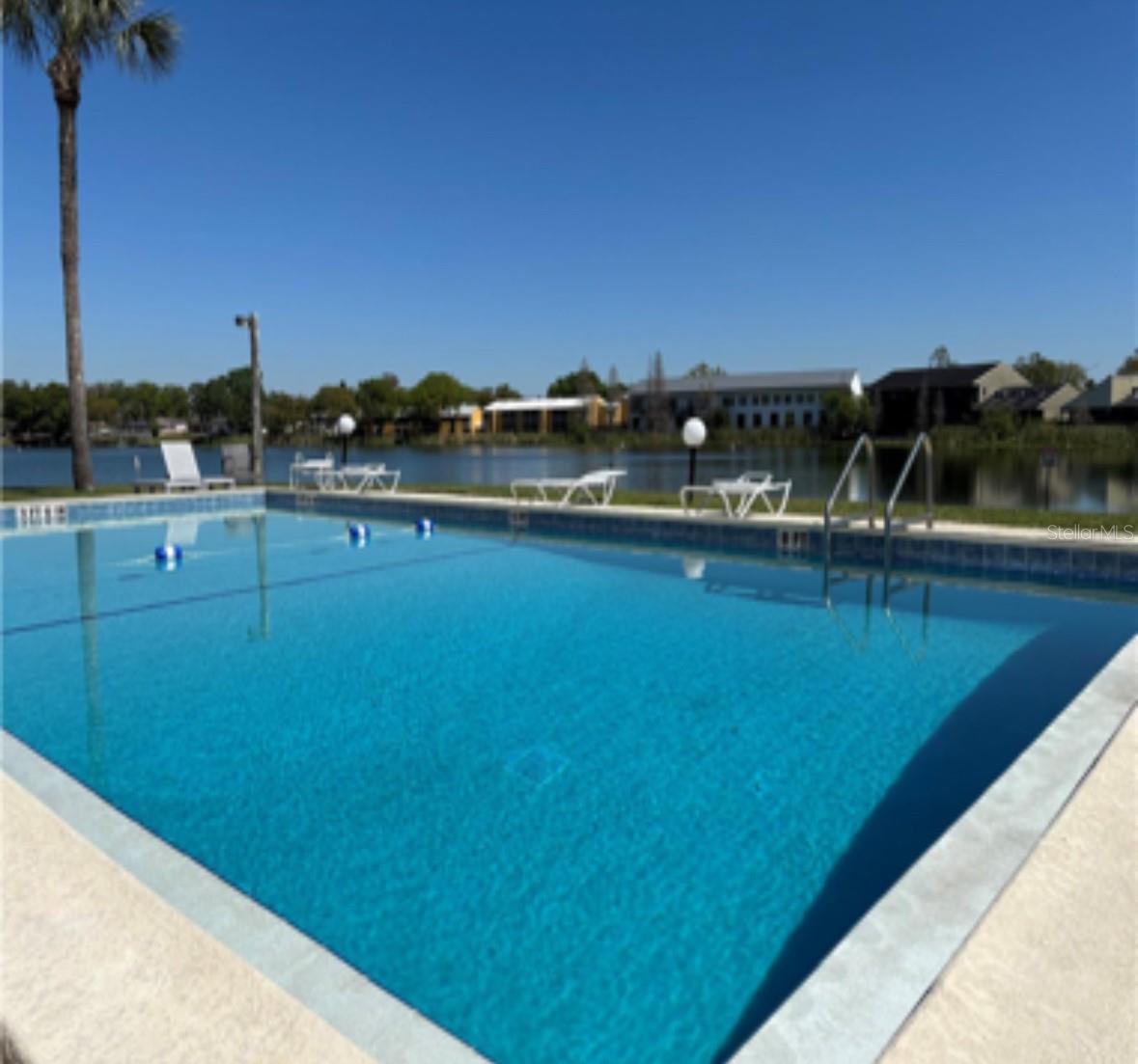 LAKE BENTLEY SHORES CONDO PH 01 - Residential