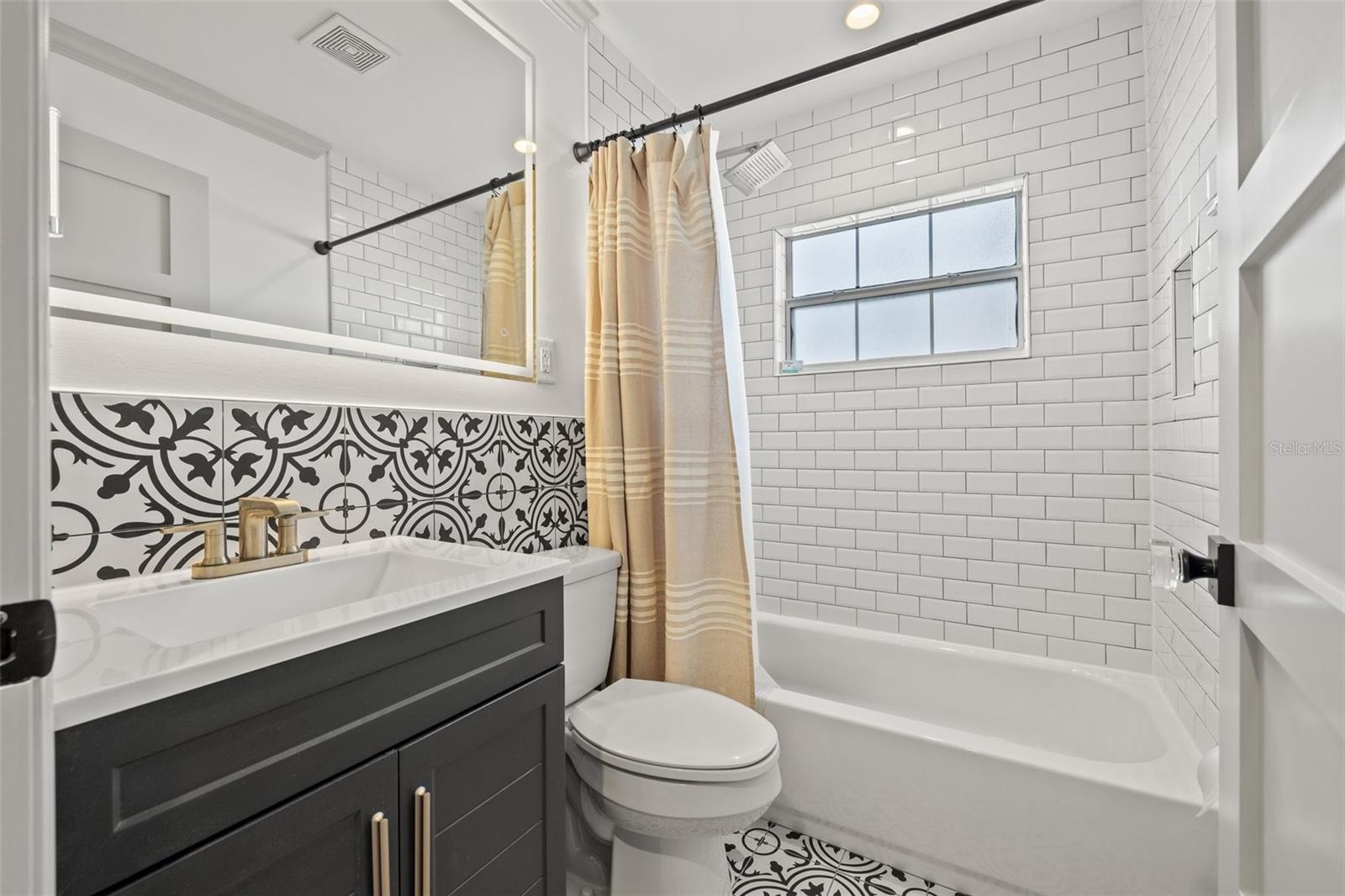 ISLE OF PALMS - Residential Lease