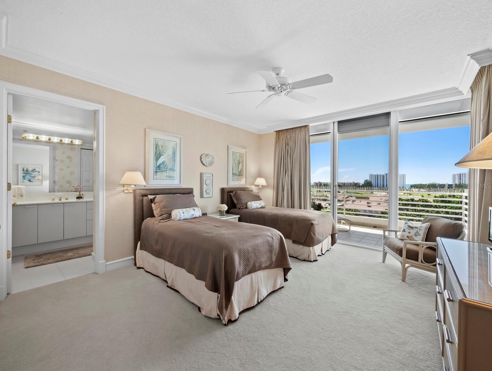 MARINA BAY - Residential