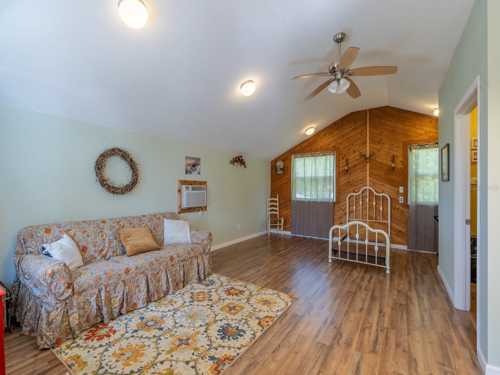 SHERWOOD FOREST - Residential