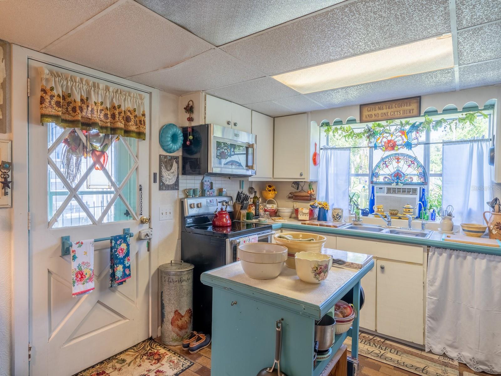 SHERWOOD FOREST - Residential