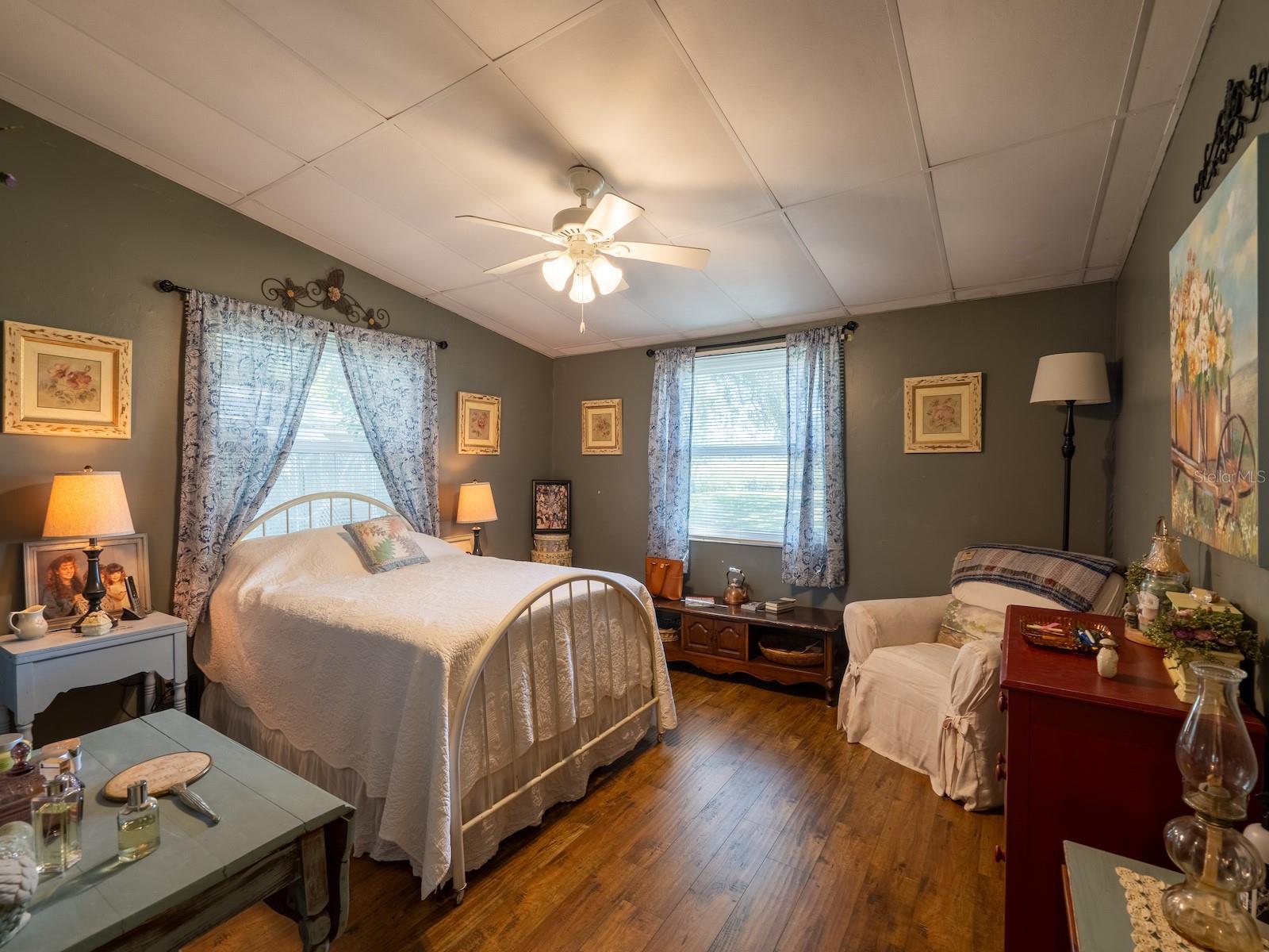 SHERWOOD FOREST - Residential