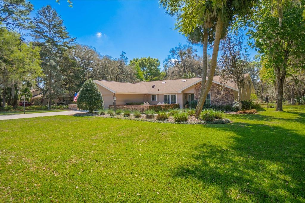 Photo of 9800 E Regency Row, Inverness, FL 34450 (MLS # W7884273)
