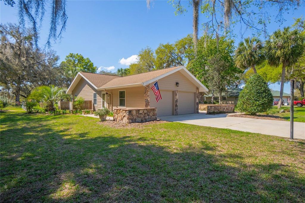Photo of 9800 E Regency Row, Inverness, FL 34450 (MLS # W7884273)