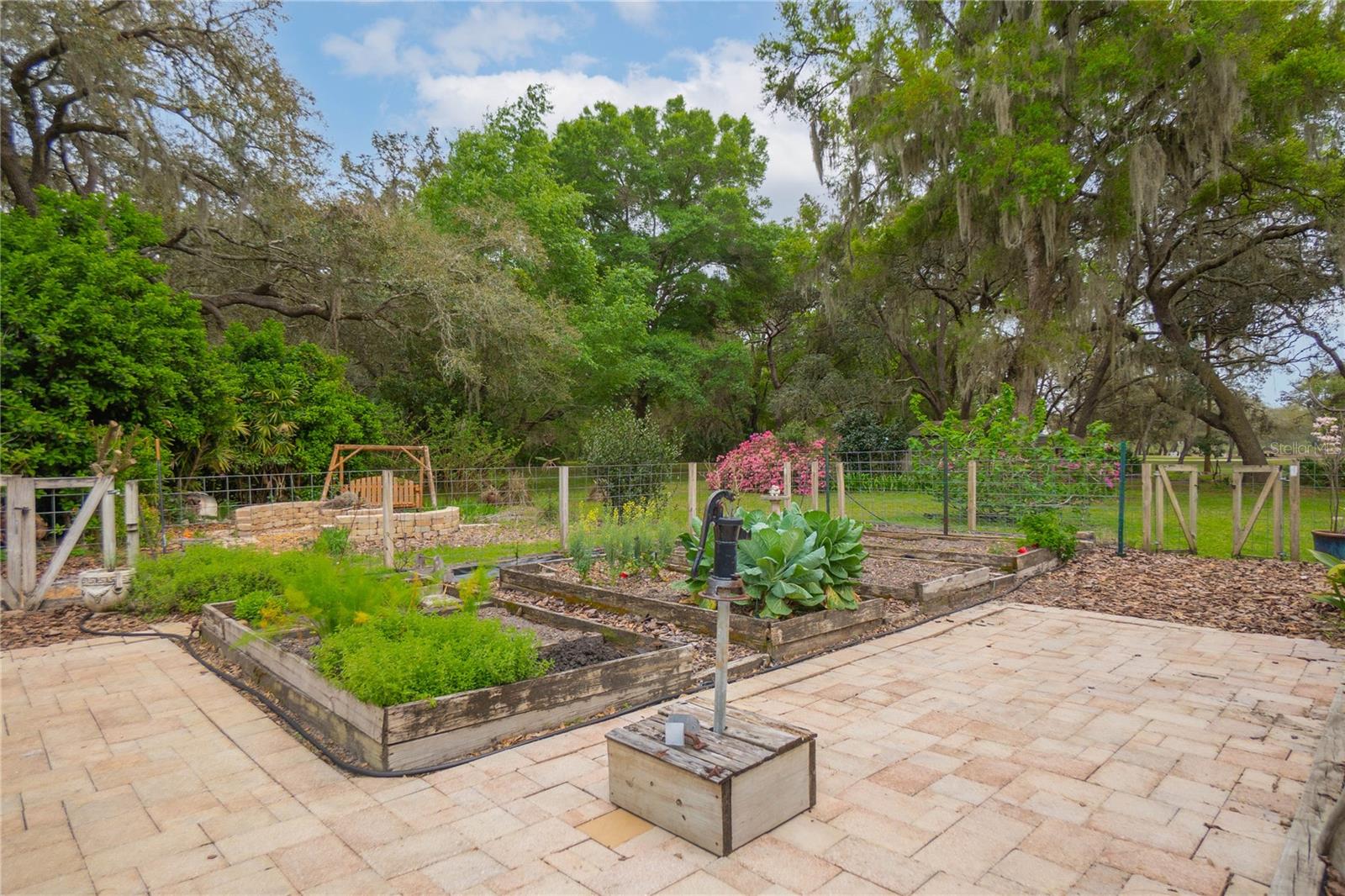 SEVEN LAKES PARK FIRST ADD - Residential