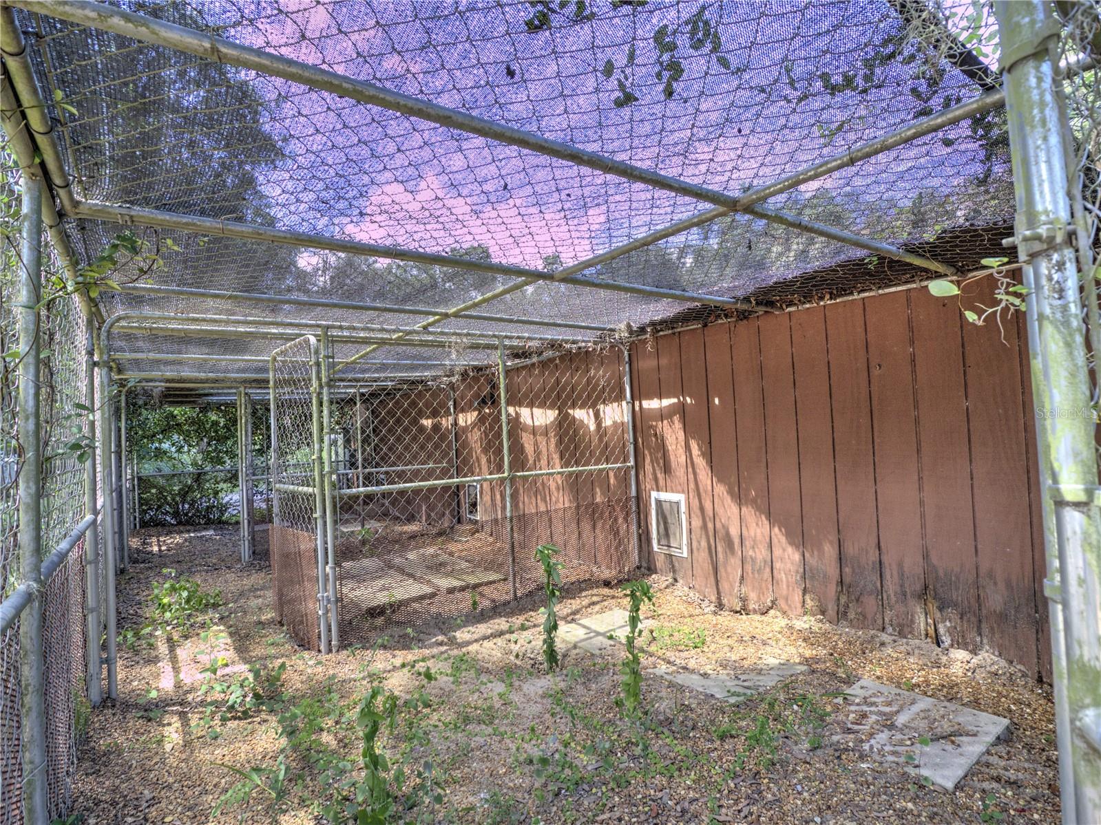 TOWERING OAKS - Residential