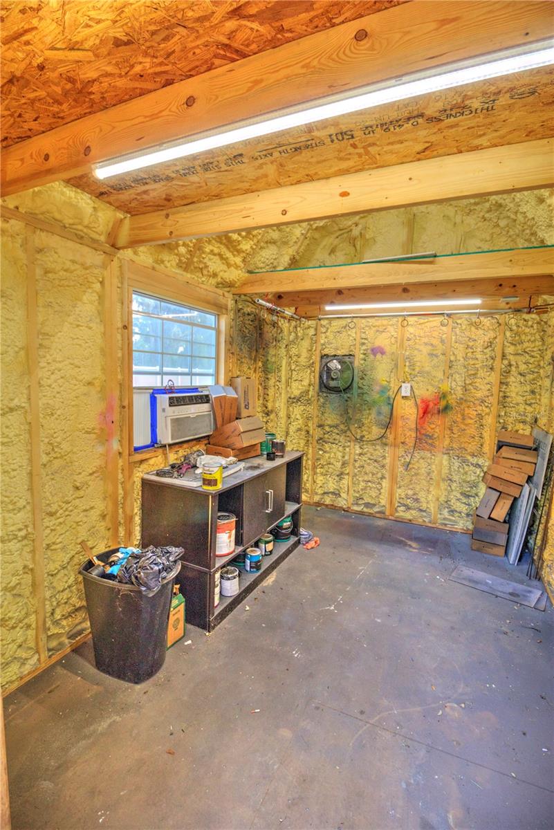 TOWERING OAKS - Residential