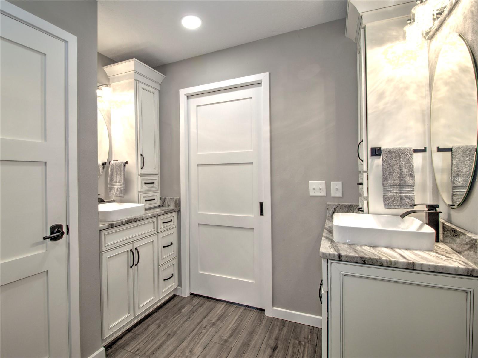 TOWERING OAKS - Residential