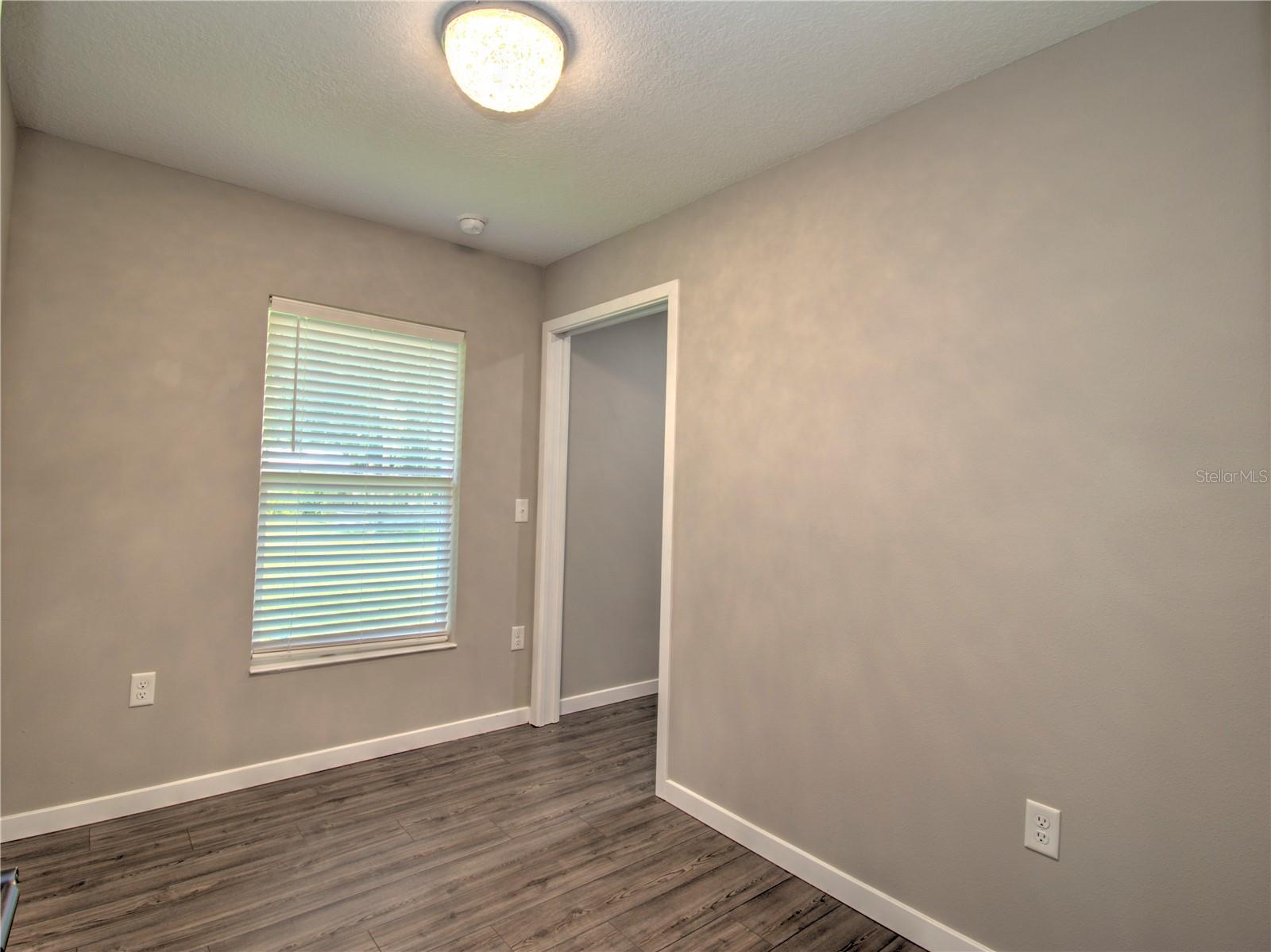 TOWERING OAKS - Residential