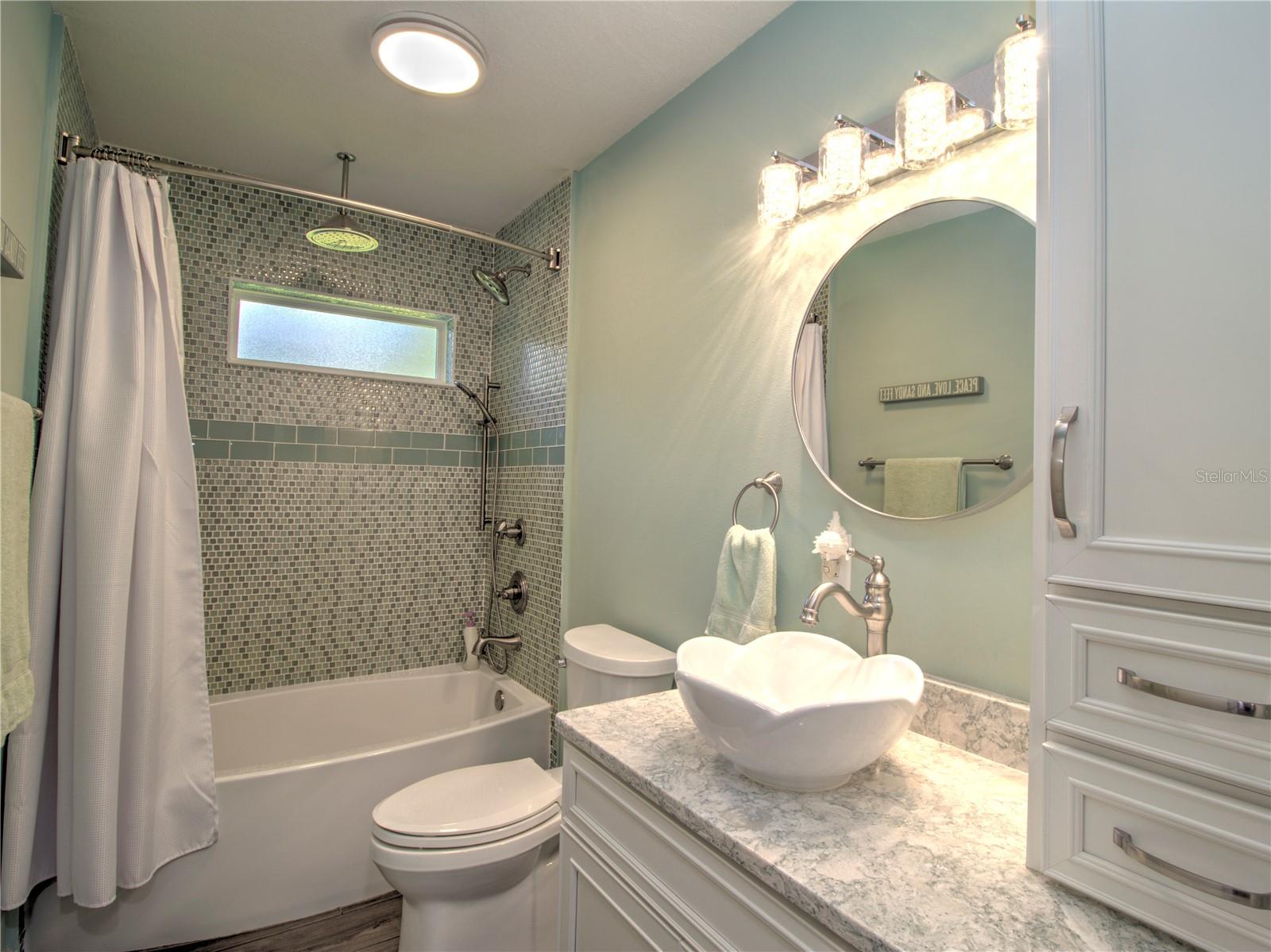 TOWERING OAKS - Residential