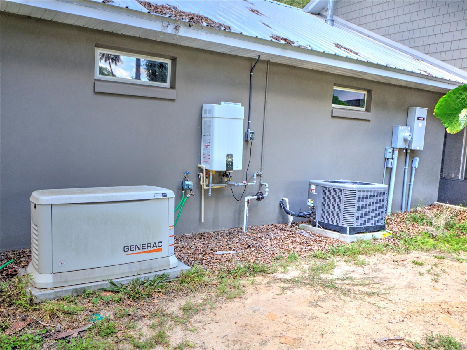 TOWERING OAKS - Residential