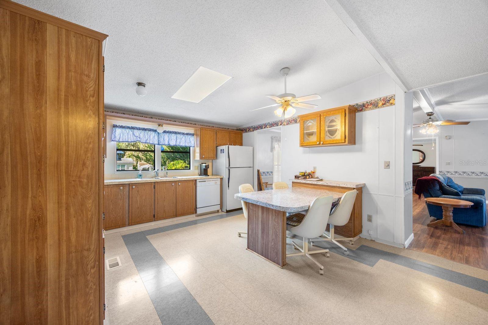 PINE LAKE - Residential