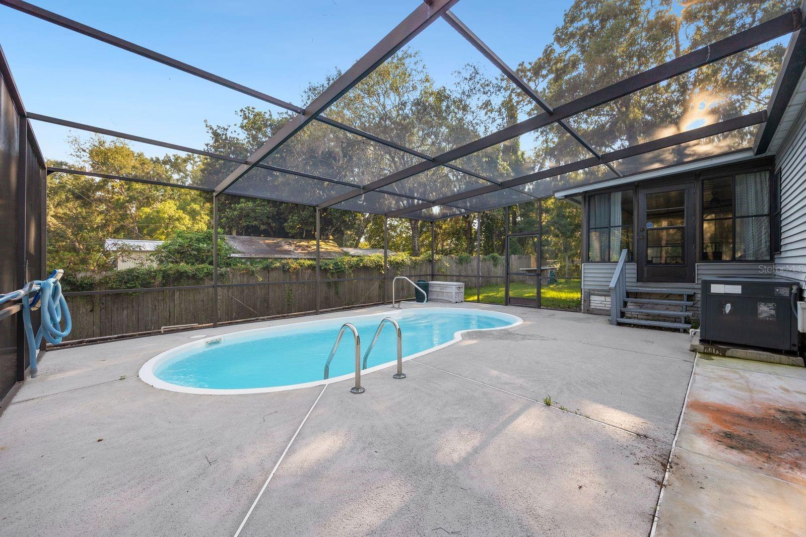 PINE LAKE - Residential
