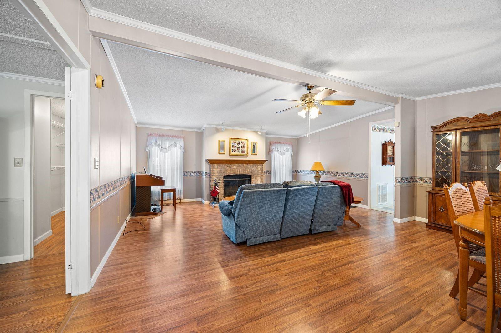 PINE LAKE - Residential