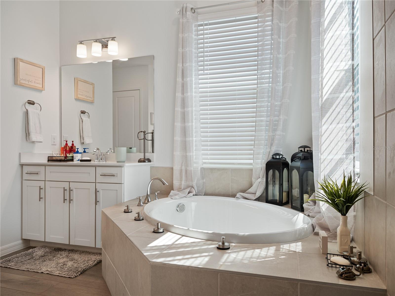 WELLEN PARK GOLF & COUNTRY CLUB - Residential