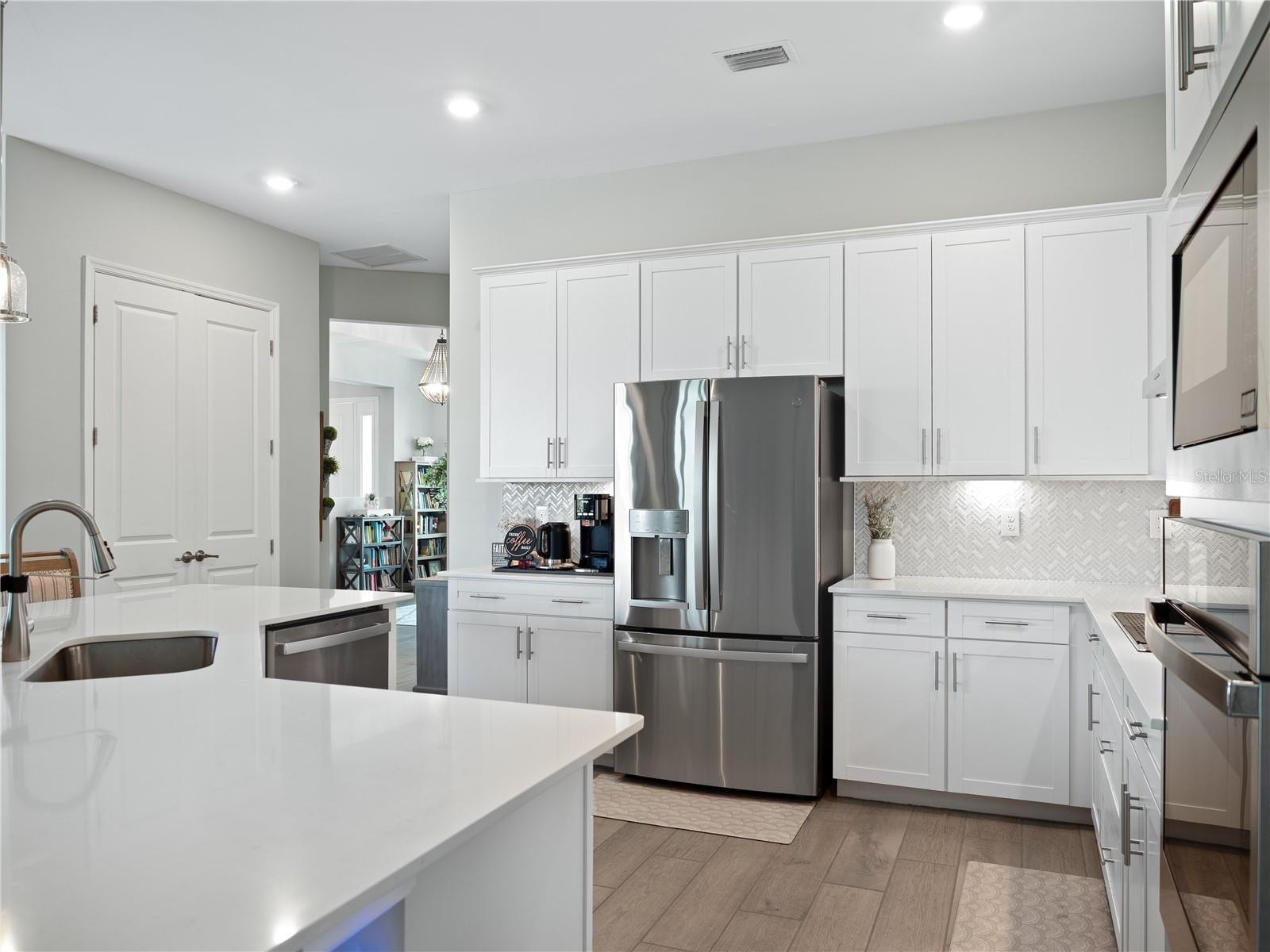 WELLEN PARK GOLF & COUNTRY CLUB - Residential