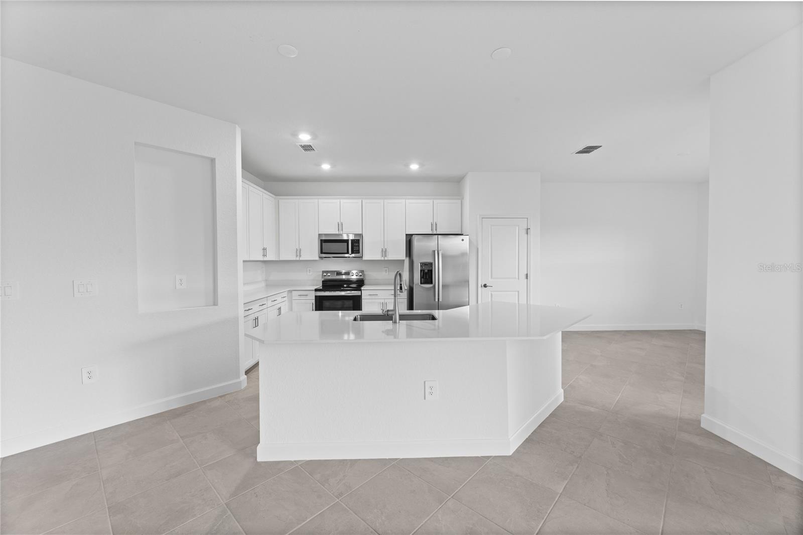 CALUSA COUNTRY CLUB - Residential