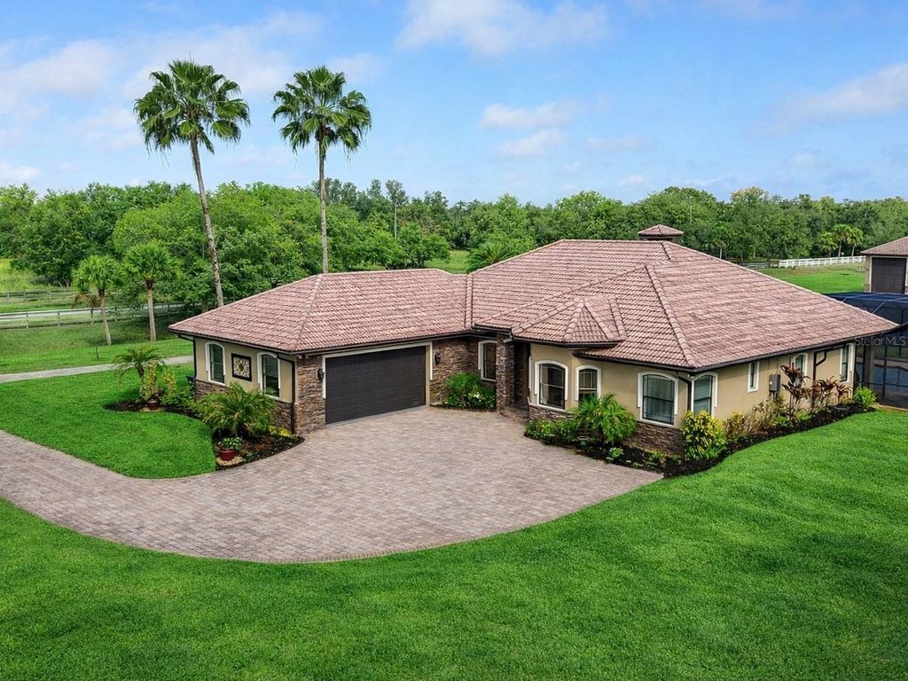 Photo of 17001 Deer Prairie Drive, Sarasota, FL 34240 (MLS # A4684995)