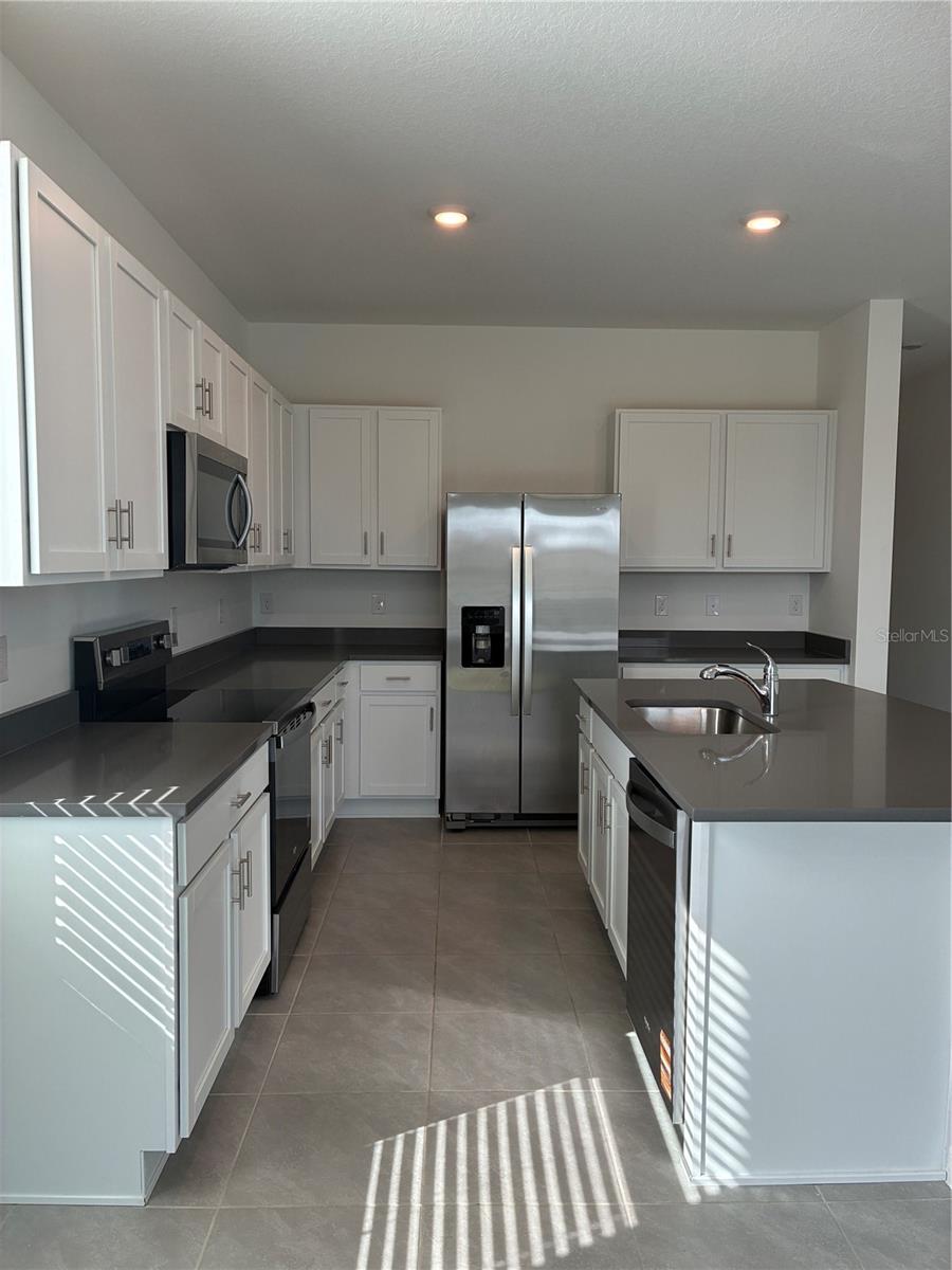 MEADOW RDG PH A-1 - Residential Lease