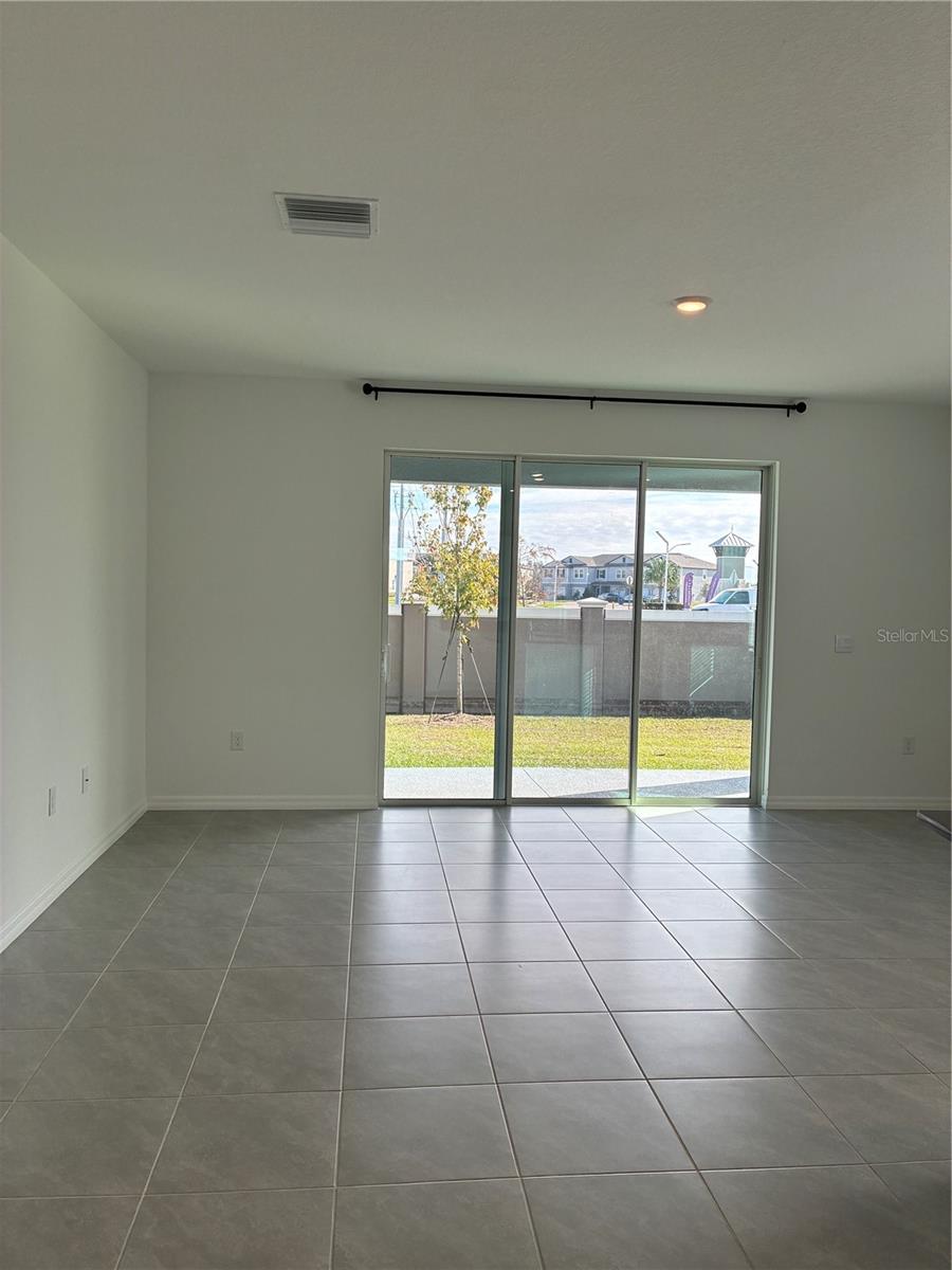 MEADOW RDG PH A-1 - Residential Lease