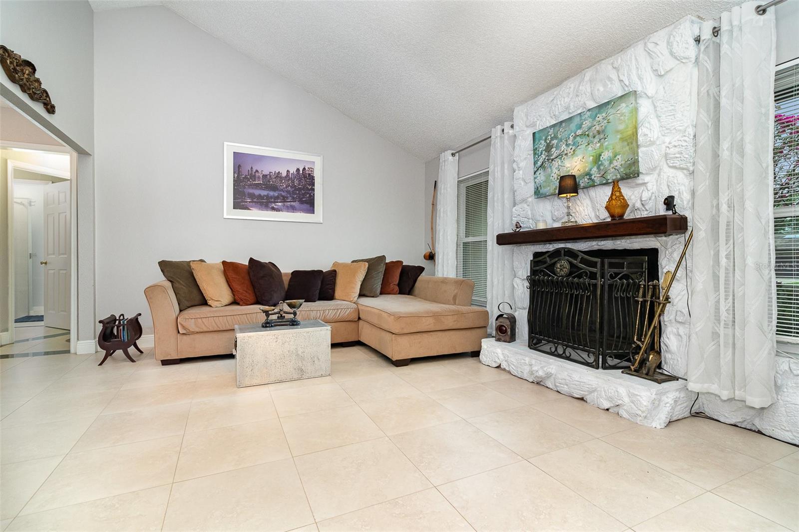 7058 ARCHWOOD DRIVE