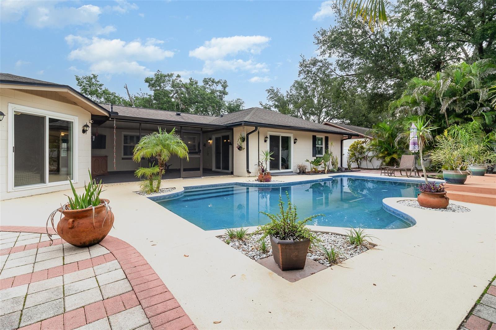 7058 ARCHWOOD DRIVE