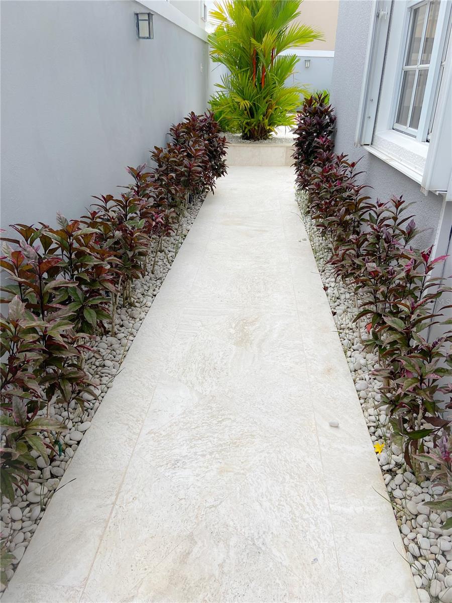 URB. PALMA REAL - Residential Lease