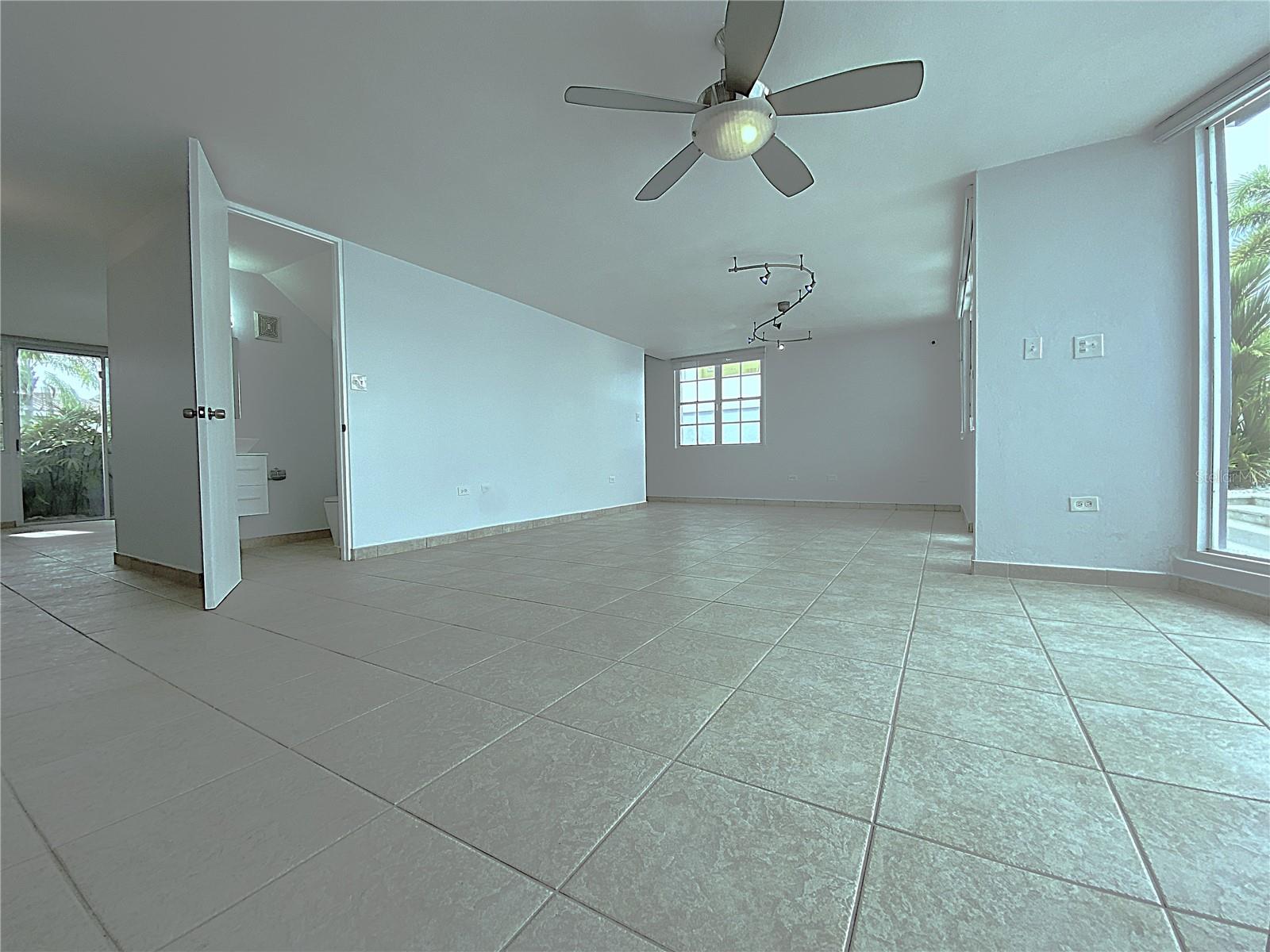 URB. PALMA REAL - Residential Lease