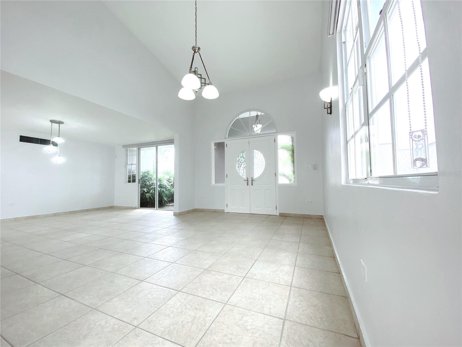 URB. PALMA REAL - Residential Lease