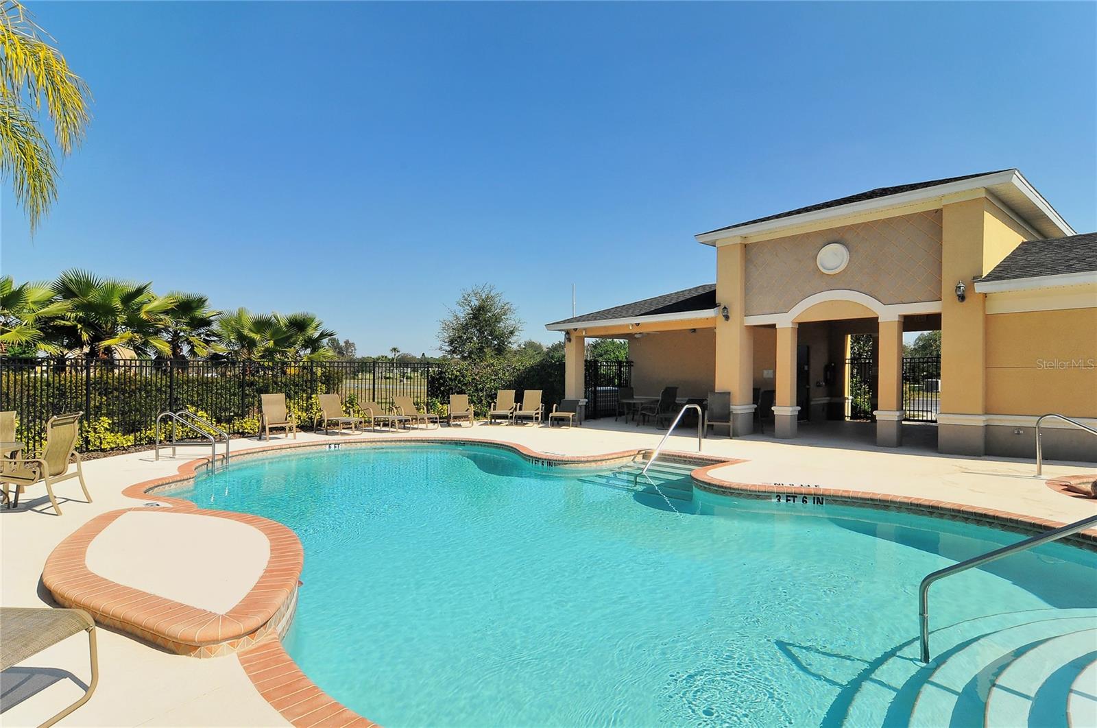 BRADFORD MANOR TWNHMS - Residential