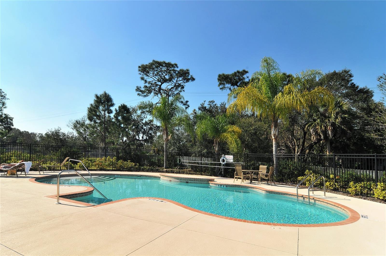 BRADFORD MANOR TWNHMS - Residential