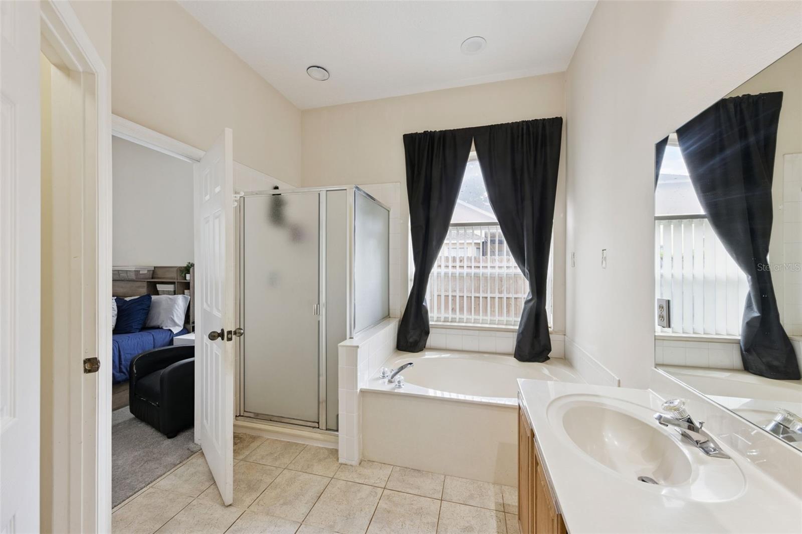 CAMERON GROVE - Residential