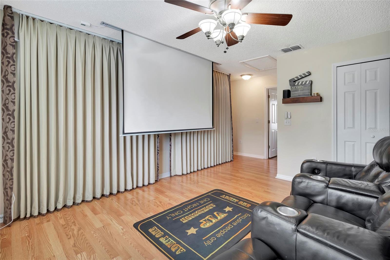 JOHNS LAKE ESTATES - Residential