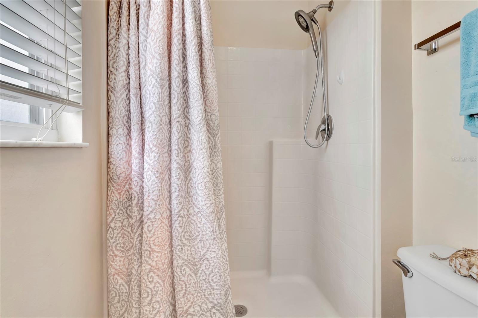 JOHNS LAKE ESTATES - Residential