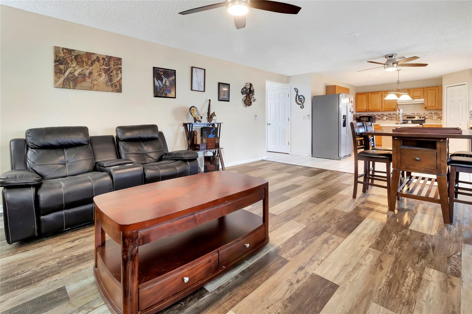 JOHNS LAKE ESTATES - Residential