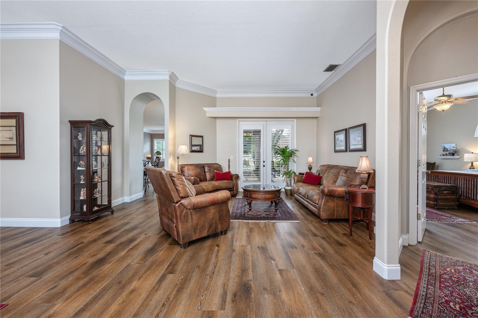 RIVERSBEND - Residential