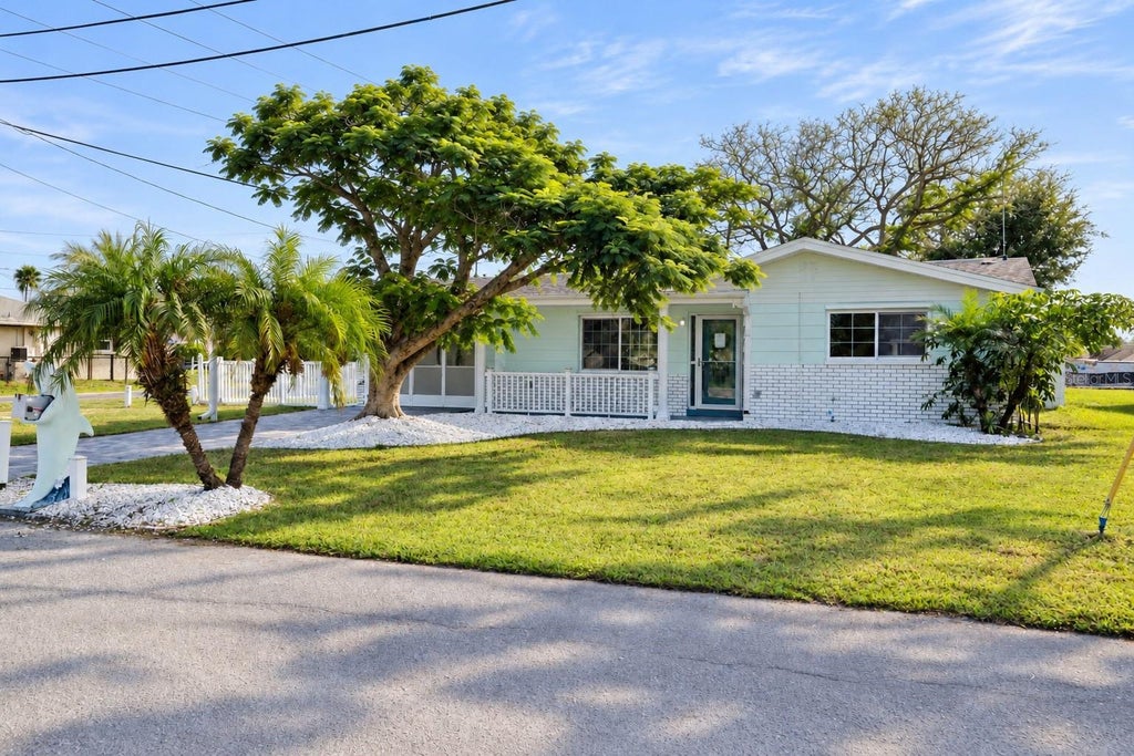 Photo of 13716 Britton Drive, Hudson, FL 34667 (MLS # A4706142)