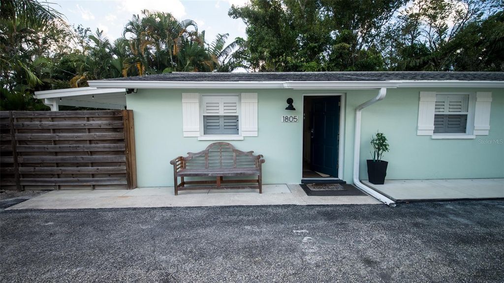 Photo of 1805 Ivanhoe Street, Sarasota, FL 34231 (MLS # A4670587)