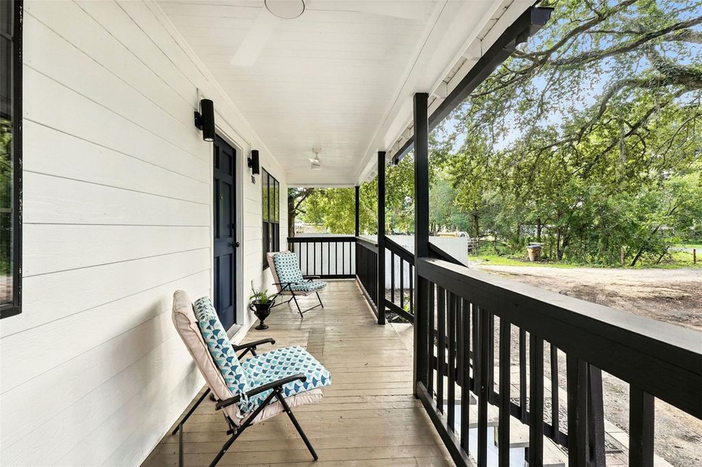 Photo of 305 E Jackson Street, Kissimmee, FL 34744 (MLS # S5131155)