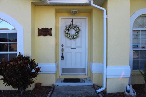 A home in WINTER HAVEN