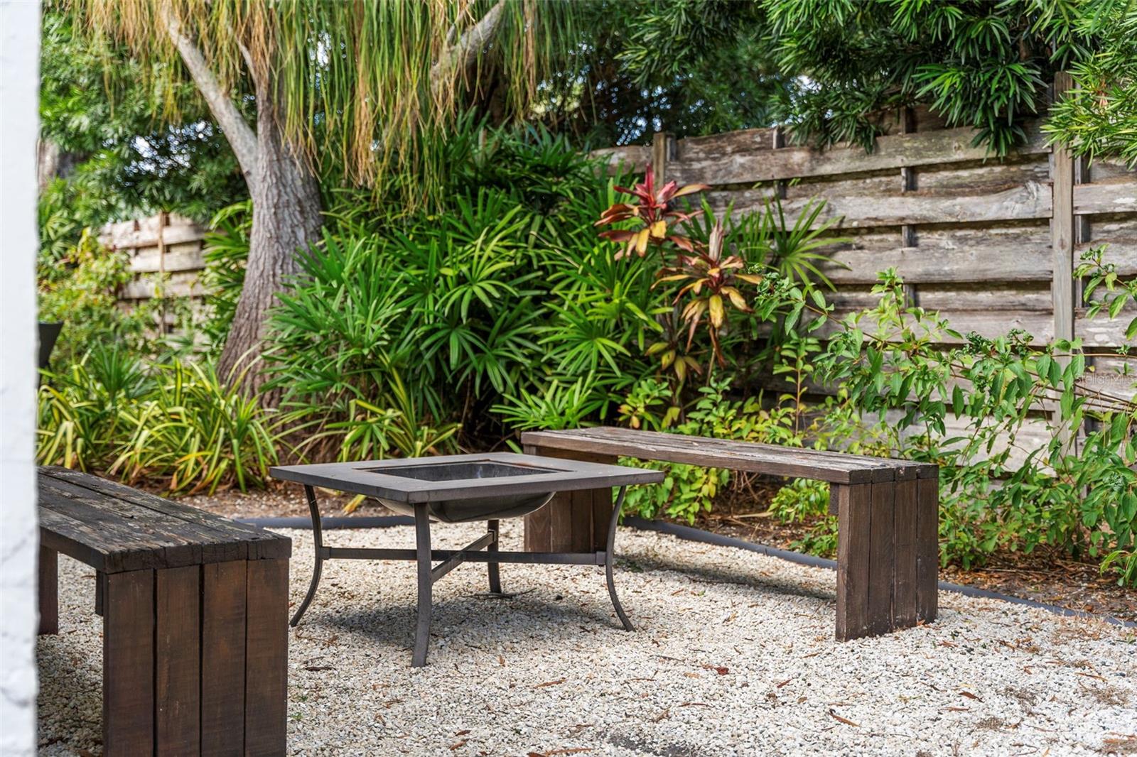 FRST LAKES COUNTRY CLUB ESTATES - Residential