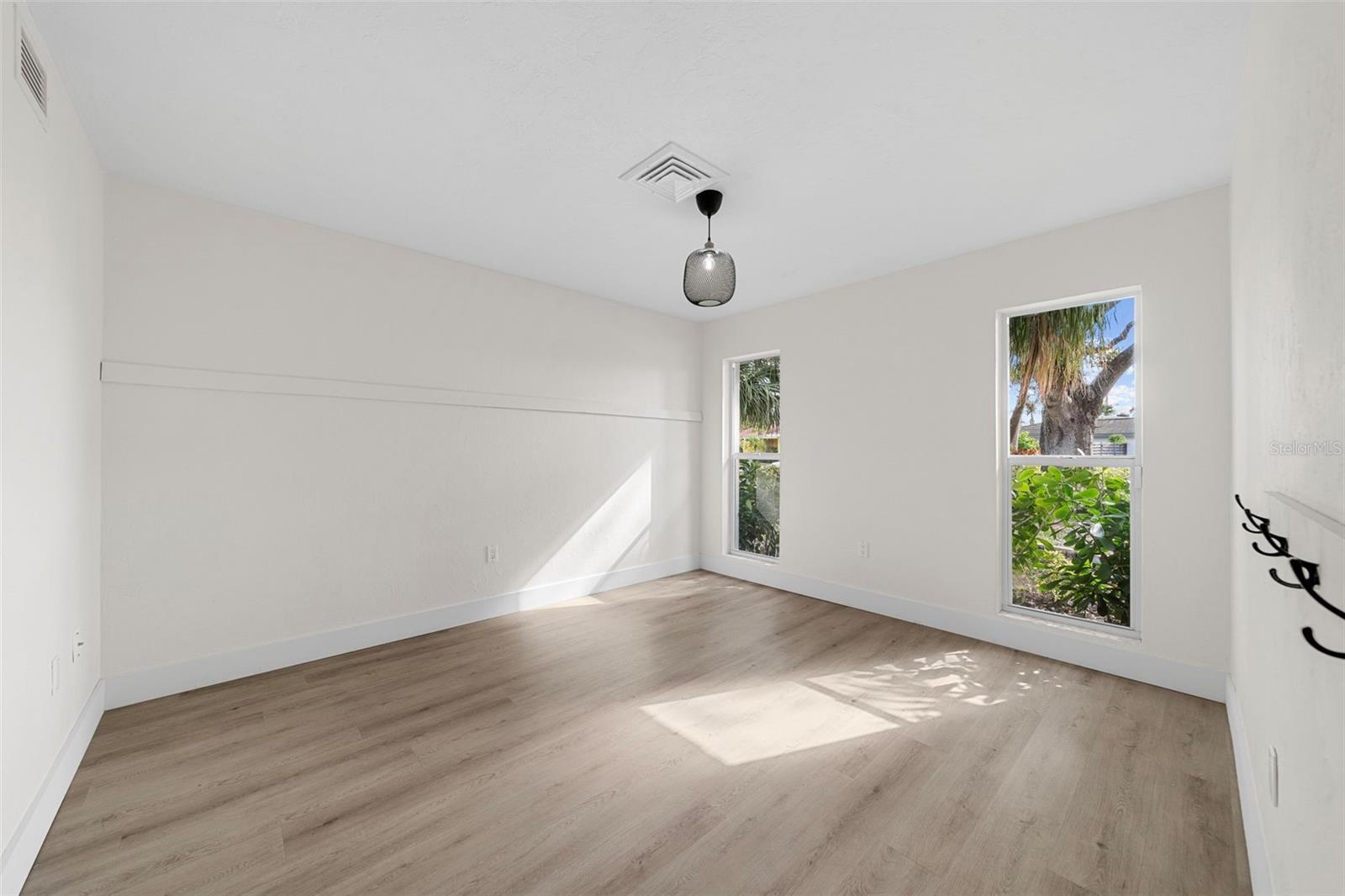 FRST LAKES COUNTRY CLUB ESTATES - Residential