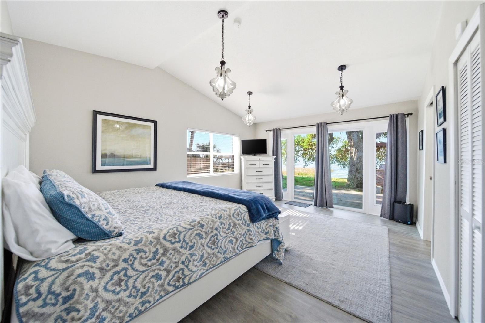 TREASURE ISLAND SHORES - Residential