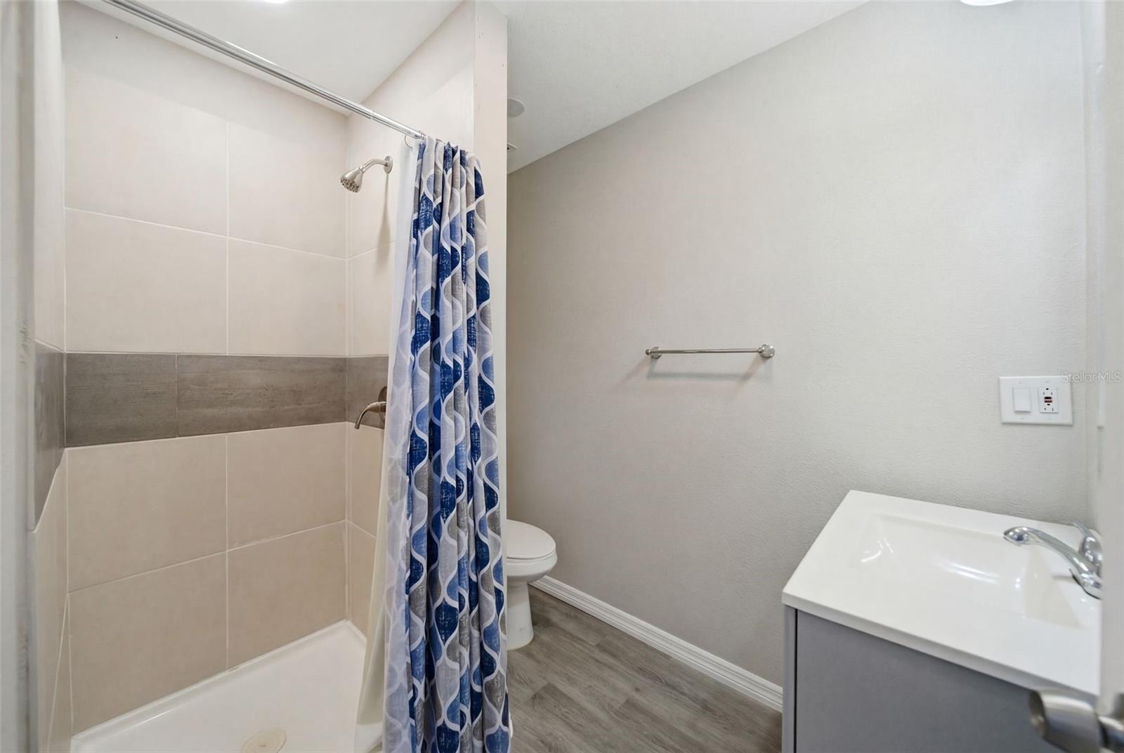 TREASURE ISLAND SHORES - Residential