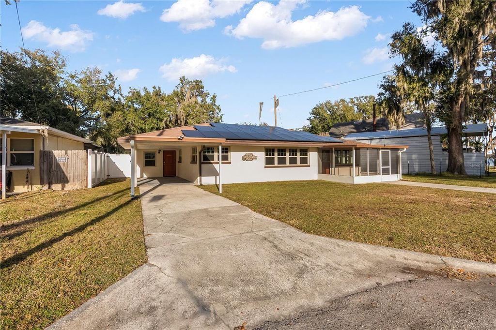 Photo of 307 Estrella Way, Auburndale, FL 33823 (MLS # L4959061)