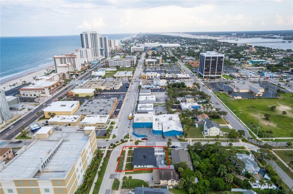 701 N GRANDVIEW AVE # B, DAYTONA BEACH, FL 32118 - Image ee006c567427509a7d2af1f05c8fc22c/3931137408